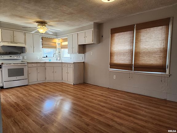 5th image of 1208 N Kankakee St