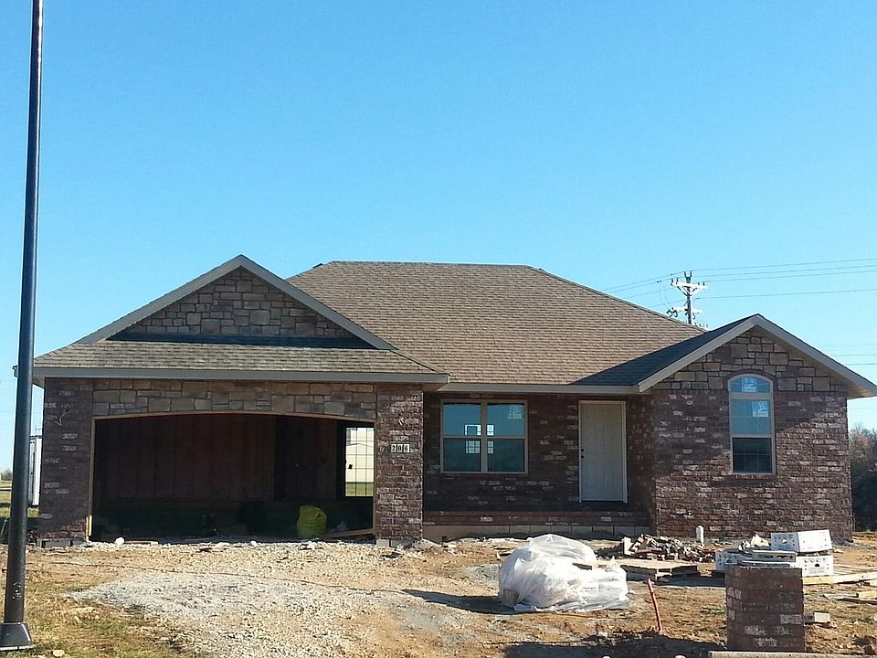 2nd image of 206 E Riverdown