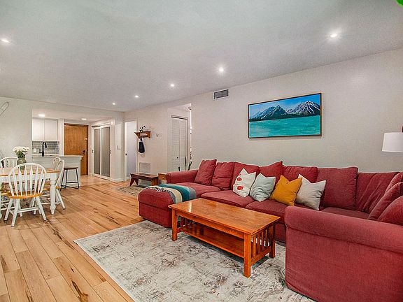 4th image of 800 N Pearl St APT 405