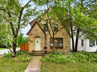 2758 Chamberlain Ave, Madison, WI 53705