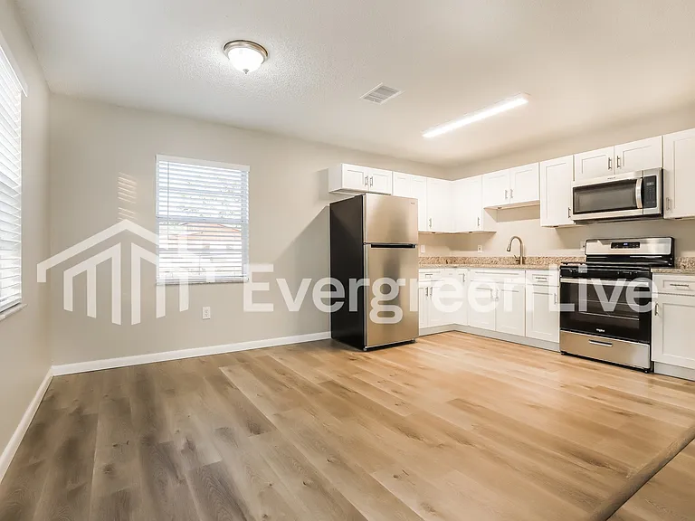 4518 E 26th Ave — Photo 3