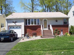 552 Birchwood Rd, Linden, NJ 07036