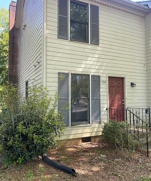 1st image of 1714 Village Lake Dr