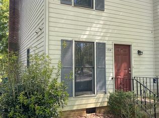 1714 Village Lake Dr, Charlotte, NC 28212