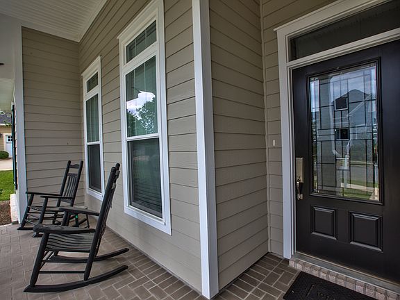 2nd image of 2546 Twain Dr