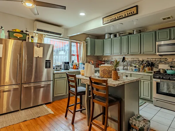 86 Van Siclen Avenue image 3 of 13