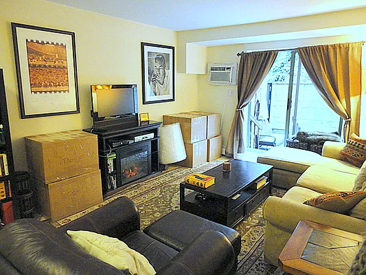 Rented by City Connections Realty | media 4