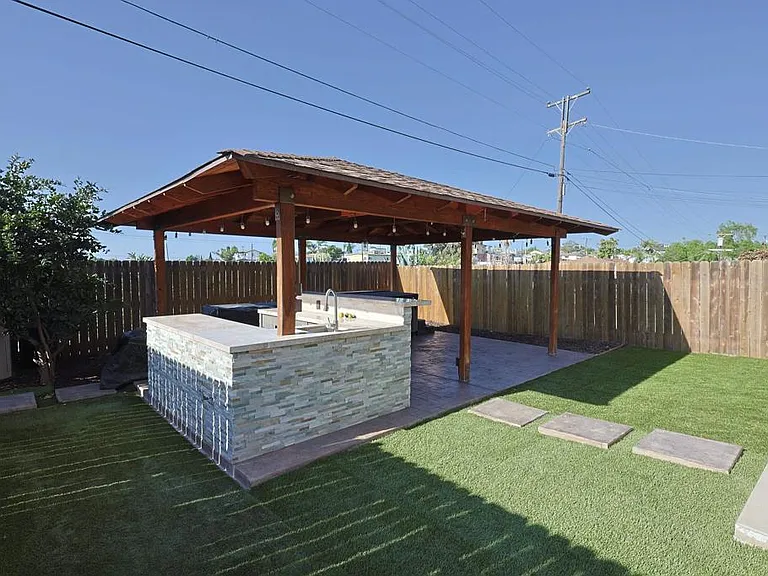 5740 Midwick St — Photo 17