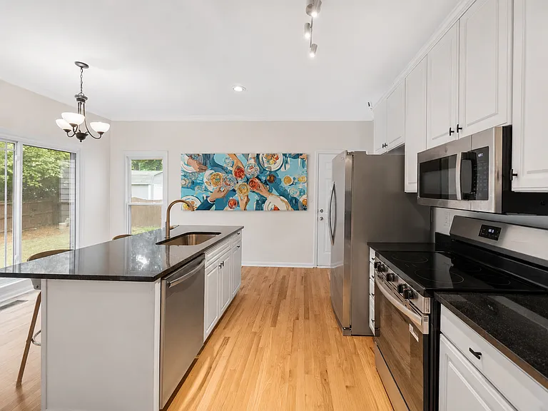 2428 Havershire Dr — Photo 2