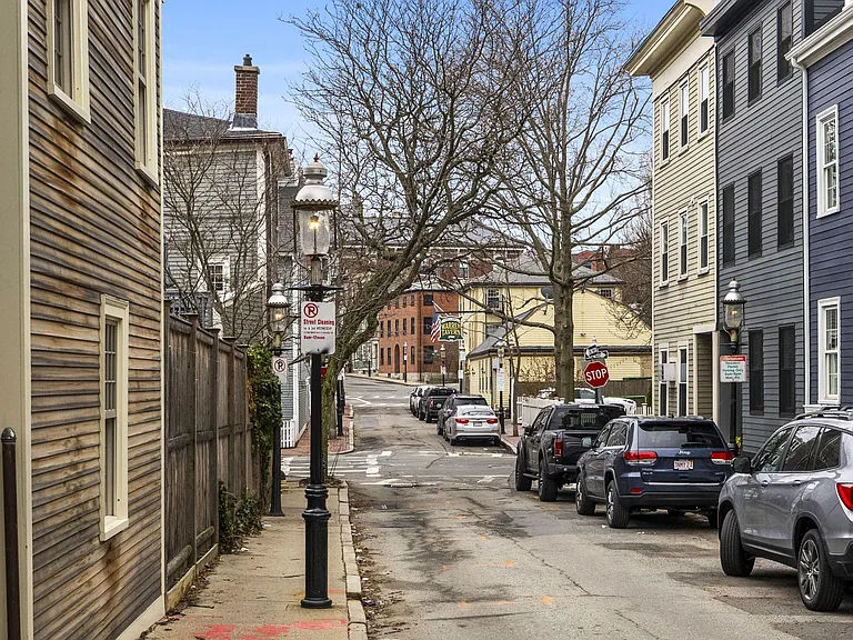 25 Pleasant St #3 — Photo 23