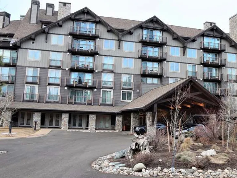 3600 Suncadia Trl — Photo 3