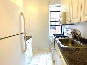 Rented by R New York