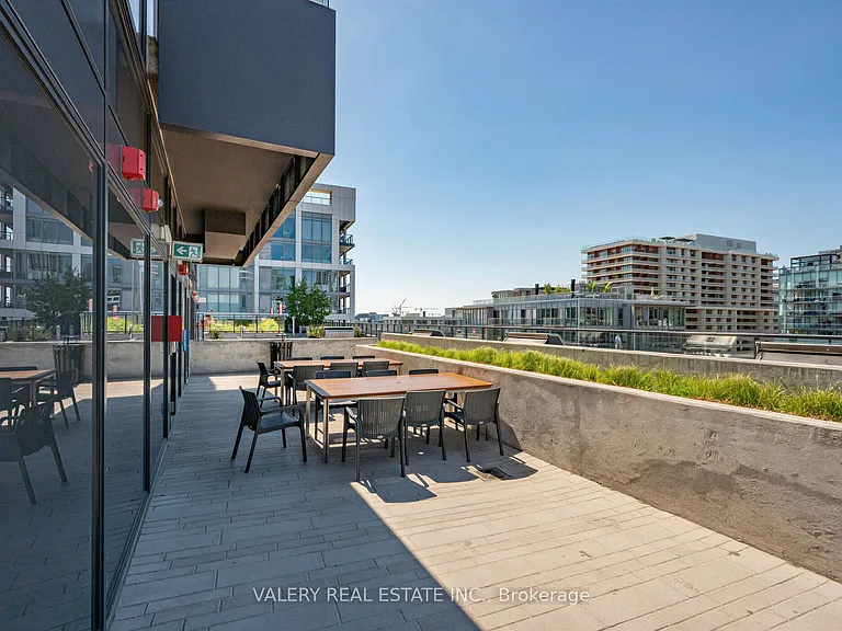 39 Niagara St #125 — Photo 36