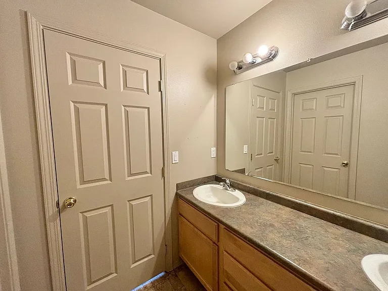 14 SE McKinley Ave #1 — Photo 22