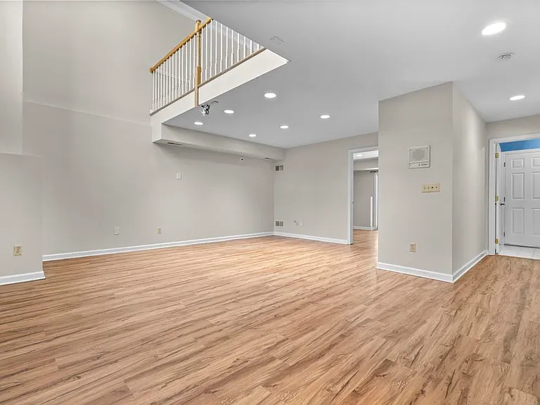584 Hope St #7 — Photo 26