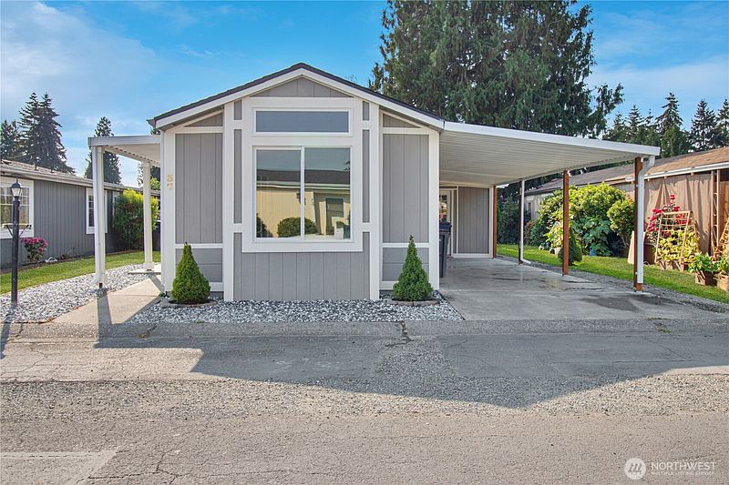 2nd image of 707 37th Street SE #37