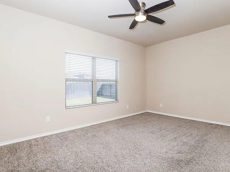 10906 Airmen Dr — Photo 9