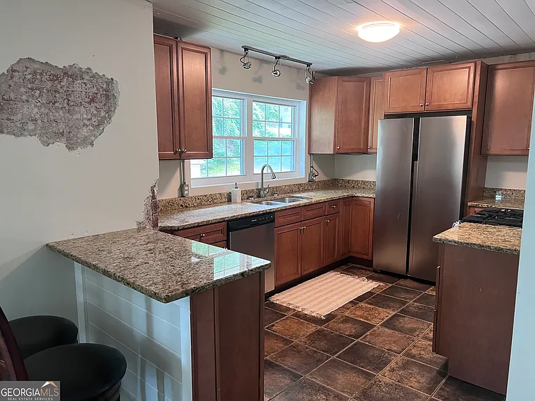 66 Logan Ln — Photo 5