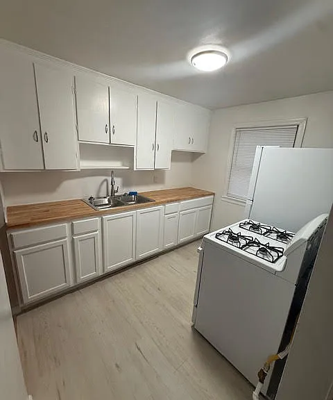872 Eloise Dr #UP — Photo 3