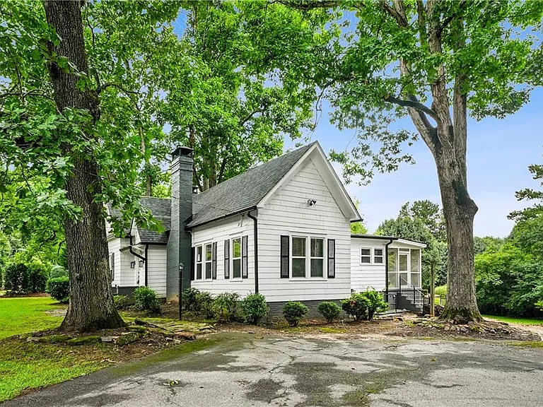 5383 Tilly Mill Rd — Photo 6