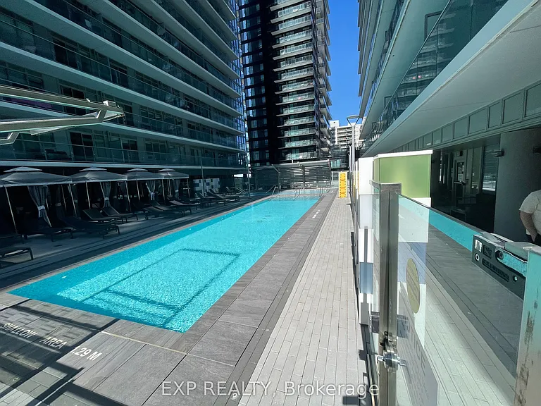 195 Redpath Ave #2015 — Photo 28