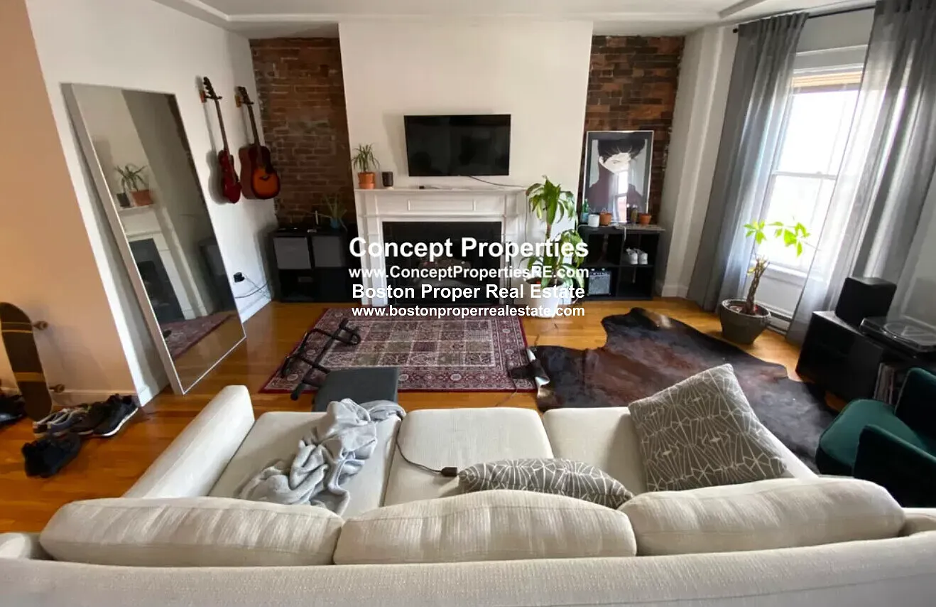 1750 Washington St — Photo 2