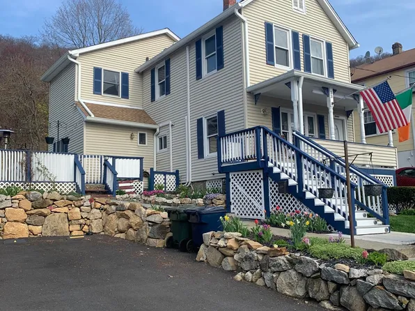 53 West St, Highland Falls, NY 10928