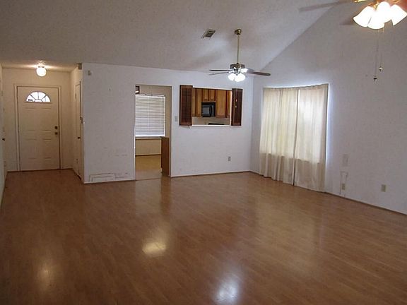 5th image of 15923 Barbarossa Dr