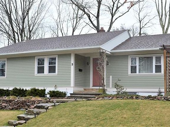 3rd image of 5 Knollwood Ave