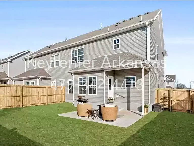 Come live in this brand new duplex in the heart of NWA — Photo 23
