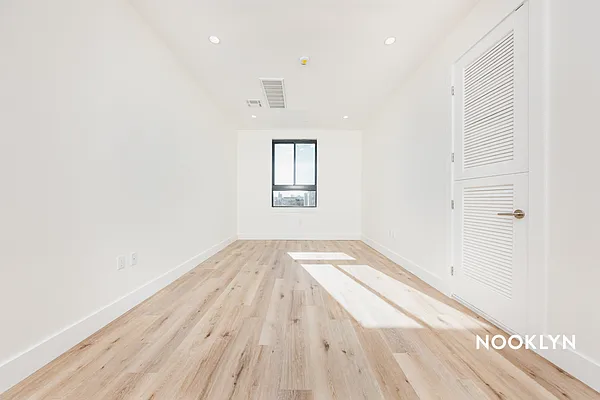 Rented by Nooklyn NYC LLC | media 30