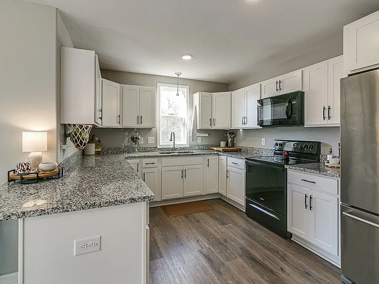 924 E Happy Hollow Dr — Photo 6
