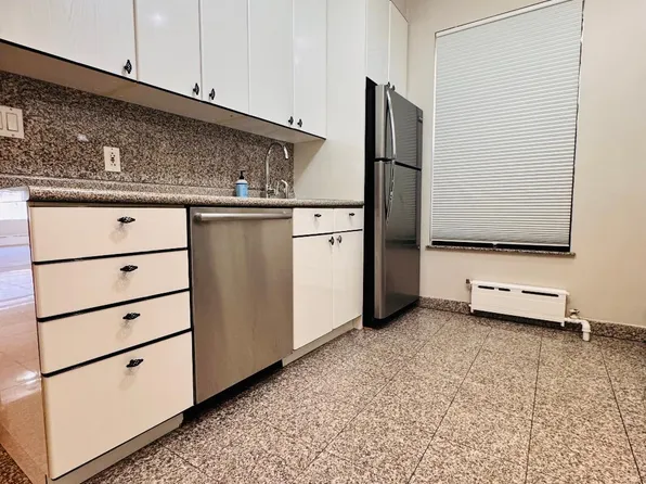 20-55 29th Street image 1 of 12