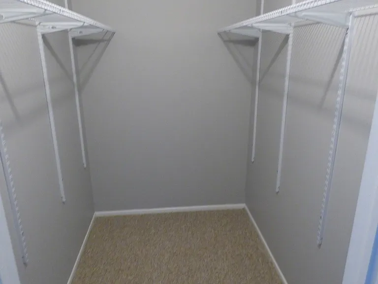 402 Sandalwood Ln #D1 — Photo 8