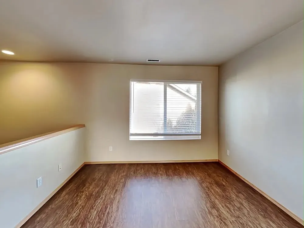 4 bed, 2.5 bath, 2820 sqft, $3,425 — Photo 4
