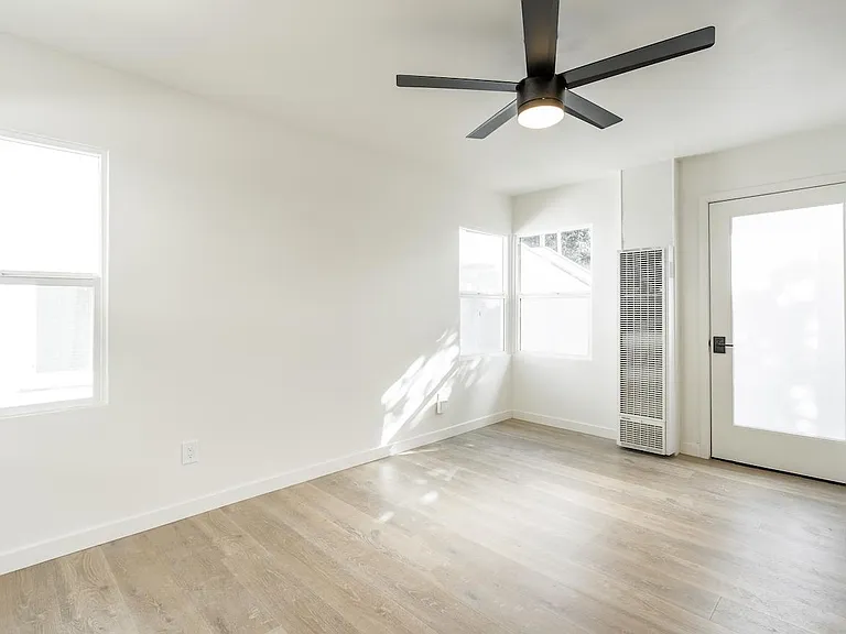 4511 Utah St — Photo 15