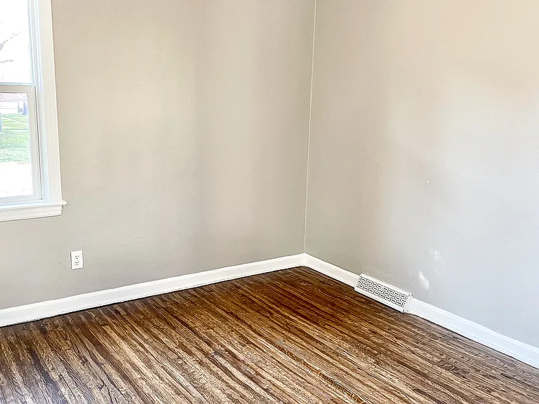 Meadowlark Apartments — Photo 17