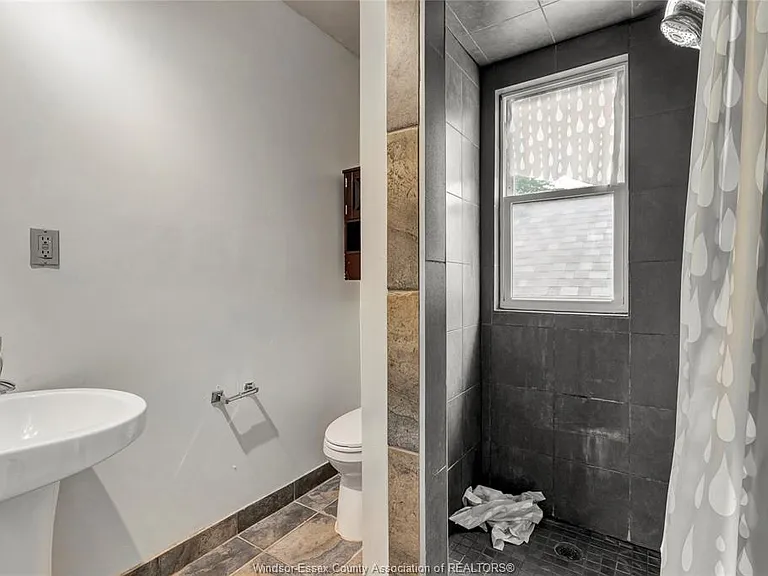 844 Ellrose Ave #UPPER — Photo 15