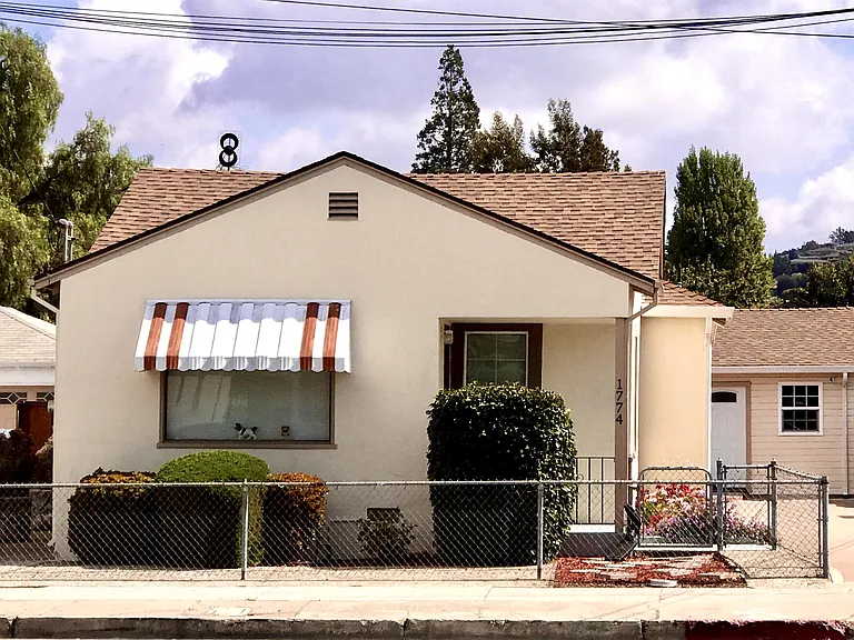 Front house view 2