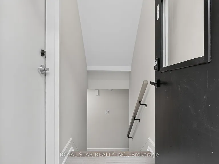 522 Mutual St #B — Photo 4