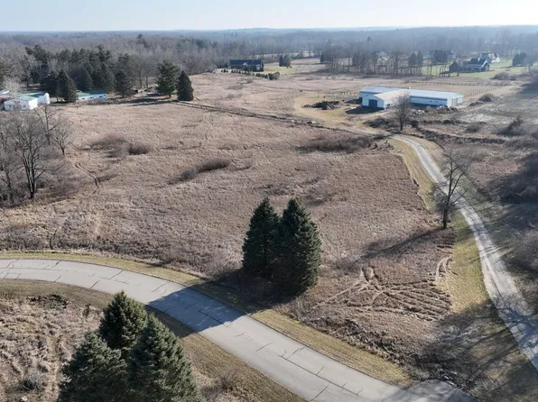2248 Equestrian Trail Dr, Metamora, MI 48455
