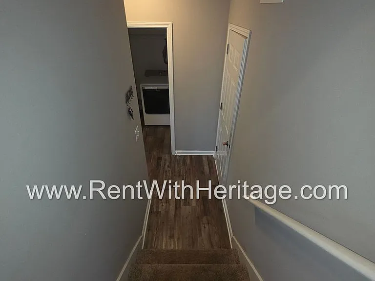 1550 Cedar Hl — Photo 40