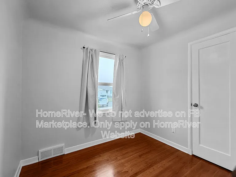 2704 W Hoffman Ave — Photo 13
