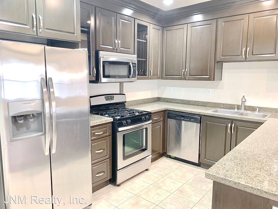 1st image of 11833 Darlington Ave #104