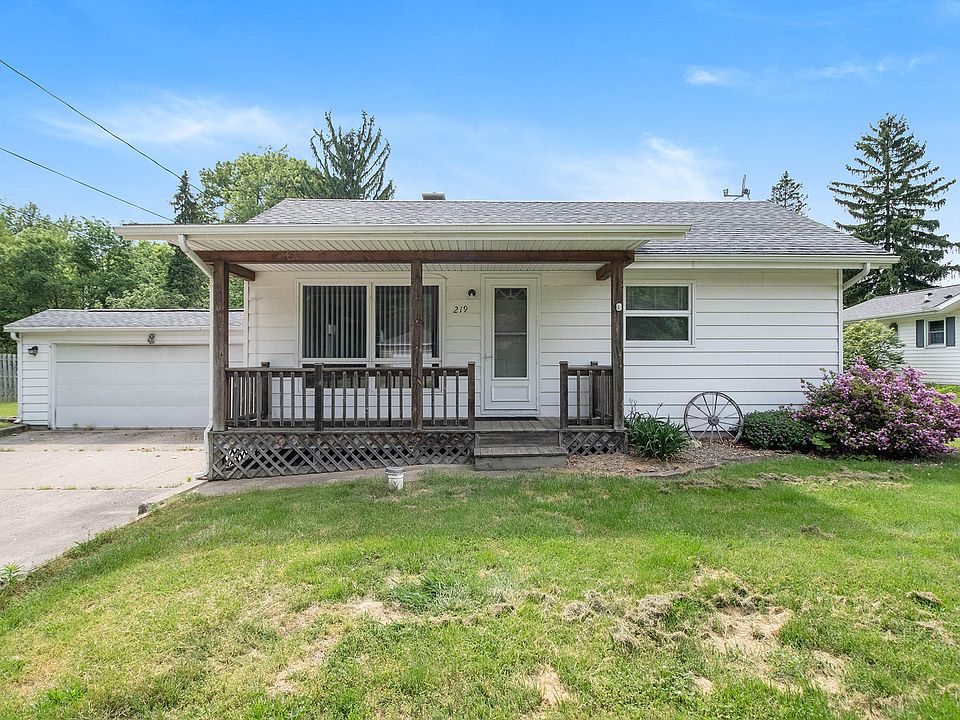 1st image of 219 Katherine St