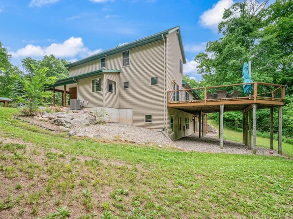 10810 Ingersoll Dr, Howard City, MI 49329