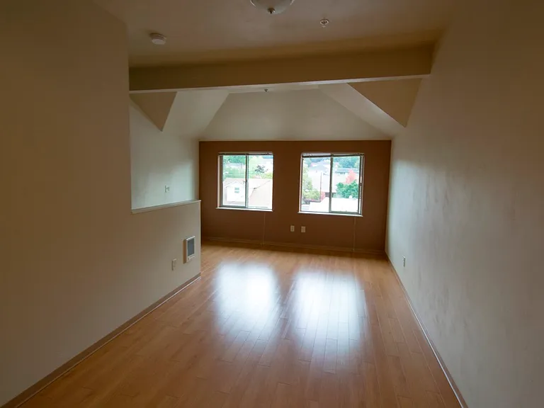 648 E 17th Ave #15 — Photo 8