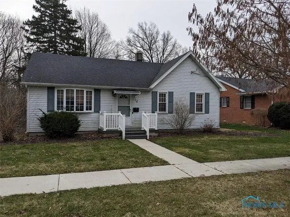 214 W 5th St, Perrysburg, OH 43551