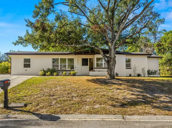 8612 Grandview Dr, Temple Terrace, FL 33617