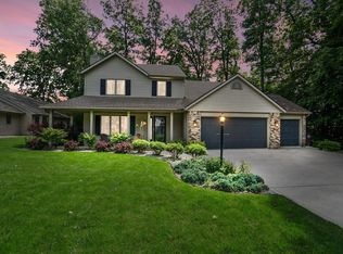 9419 Whispering Woods Dr, Fort Wayne, IN